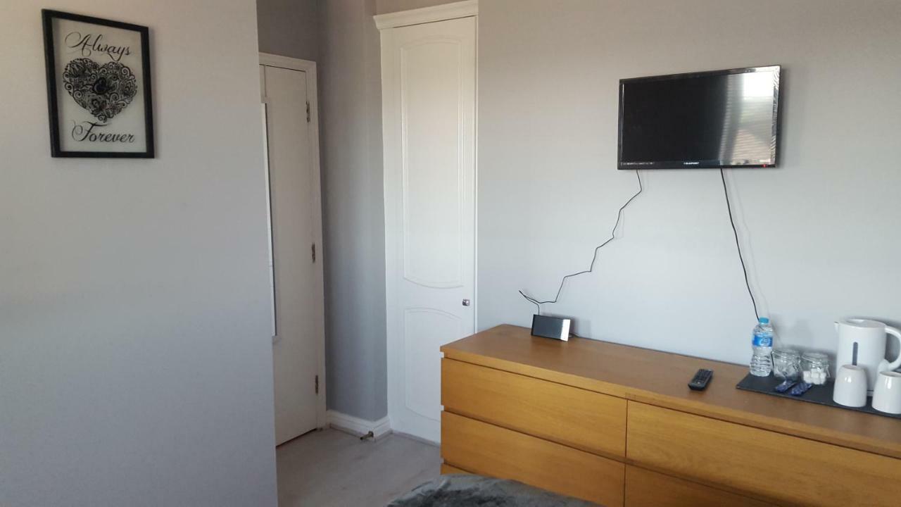 Haus Serviced Living Braintree Exteriör bild